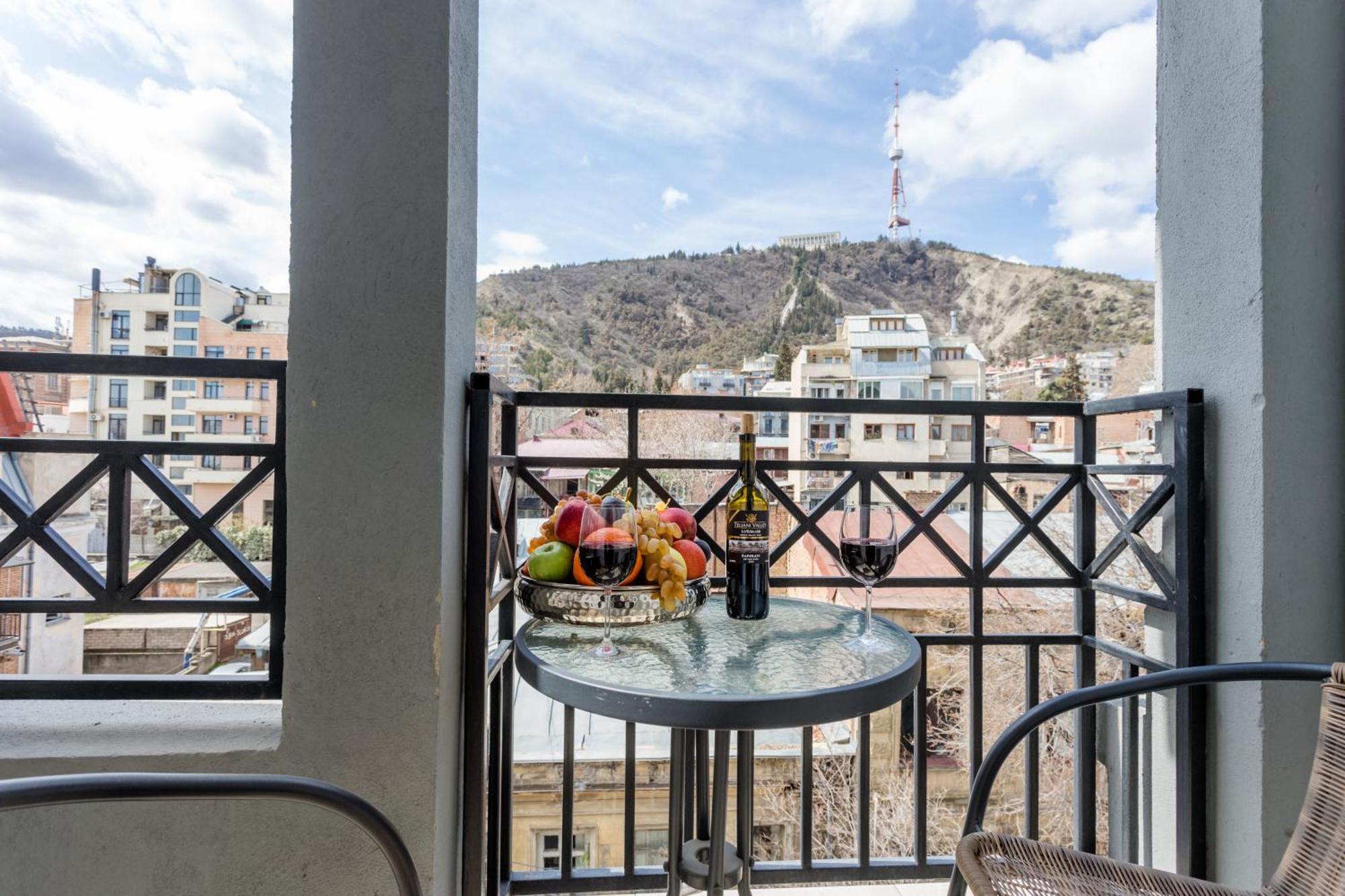 Rustaveli Residence1 Tbilisi Esterno foto